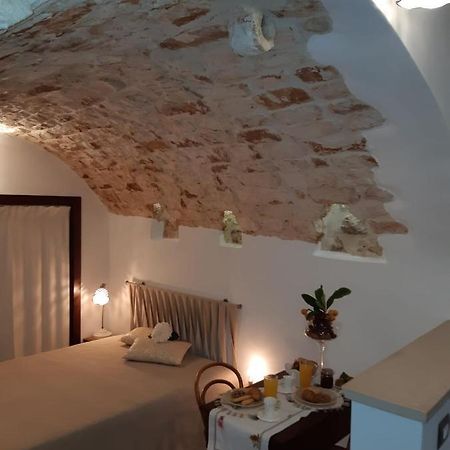 Donna Lucrezia Dimora A Corte B&B Конверсано Екстериор снимка