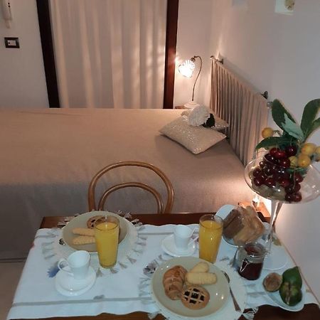 Donna Lucrezia Dimora A Corte B&B Конверсано Екстериор снимка